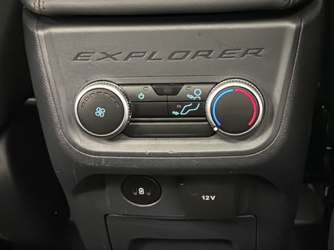 Used 2025 Ford Explorer Active w/ Active Comfort Package AWD/4WD image 36