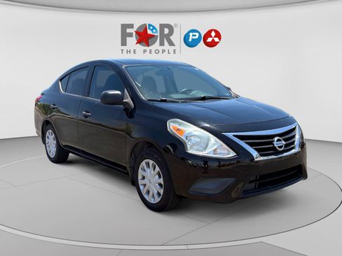 Used 2015 Nissan Versa S FWD image 7