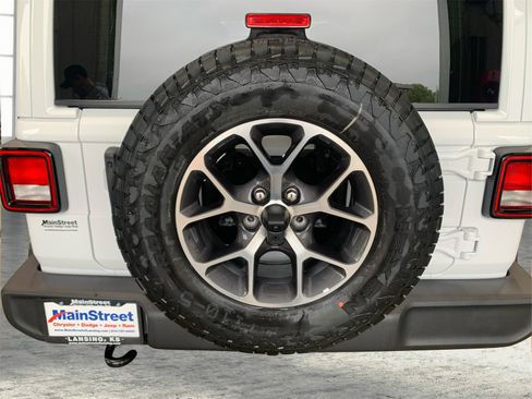 Used 2025 Jeep Wrangler Sport S image 21