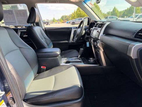 Used 2018 Toyota 4Runner SR5 Premium AWD/4WD image 11