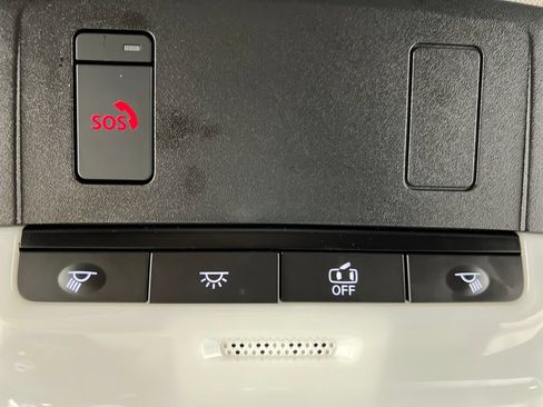 Used 2025 Nissan Rogue SV AWD/4WD image 67
