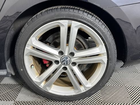 Used 2017 Volkswagen Jetta GLI image 36