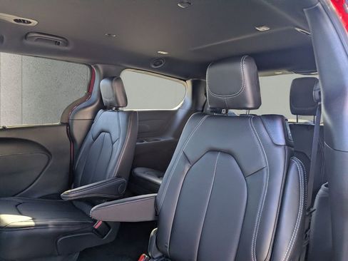 New 2026 Chrysler Pacifica Select image 8