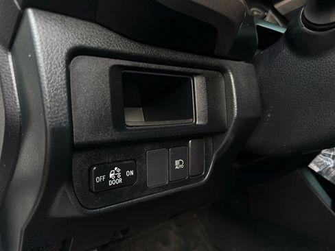 Used 2018 Toyota Tacoma SR5 image 37