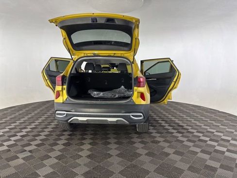 Used 2021 Kia Seltos SX image 19