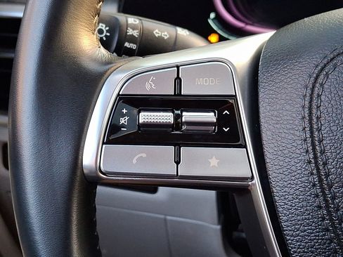 Used 2023 Kia Telluride EX w/ EX Captain's Chair Package image 23