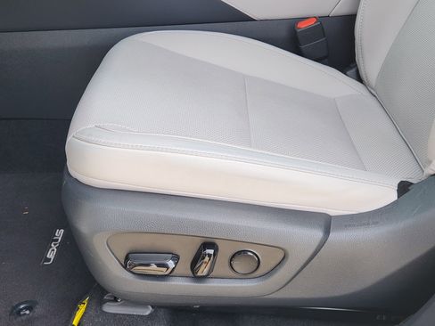 Used 2023 Lexus RX 350 Premium image 29