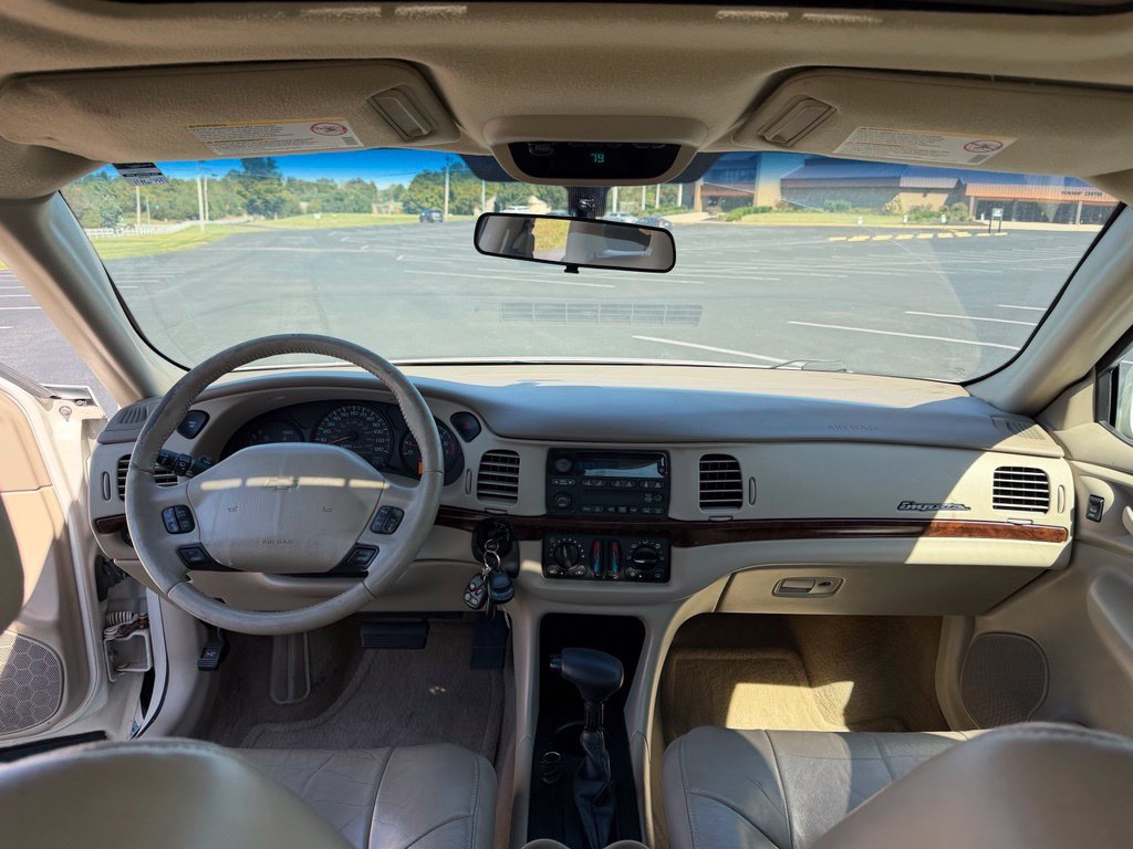 Used 2005 Chevrolet Impala LS w/ Sun And Sound Package FWD image 11