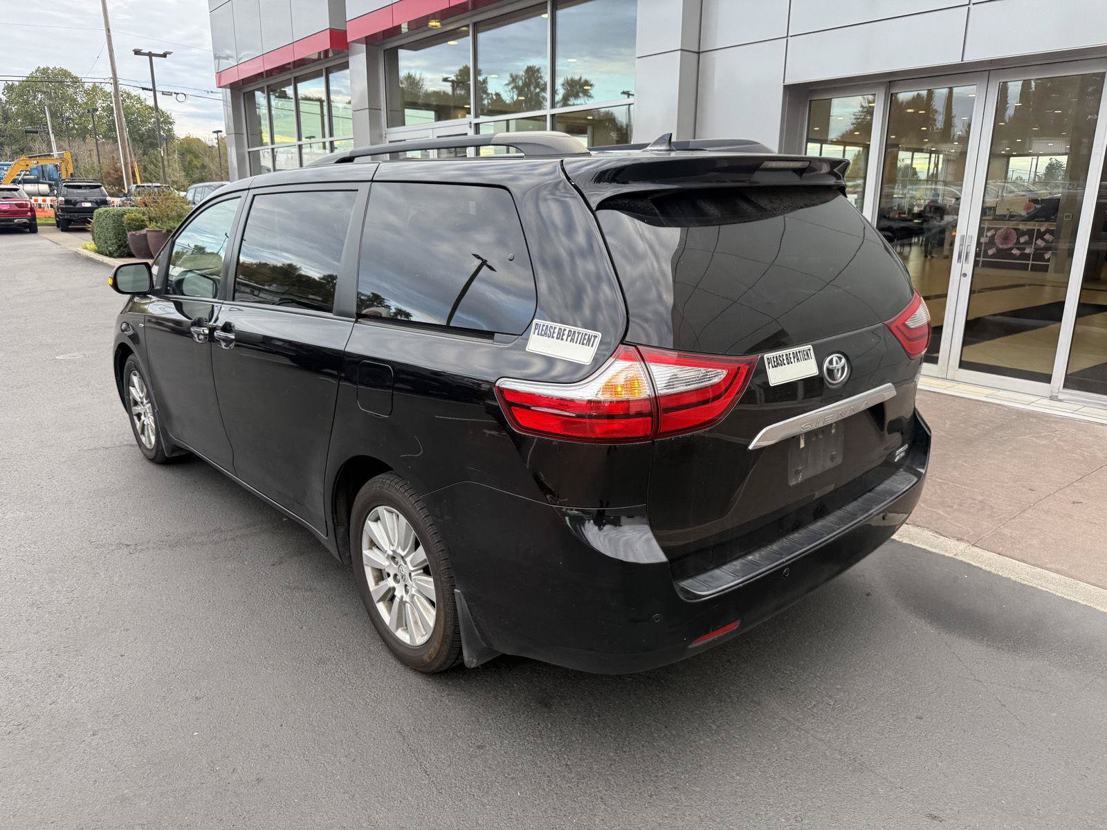 Used 2017 Toyota Sienna Limited Premium AWD/4WD image 3