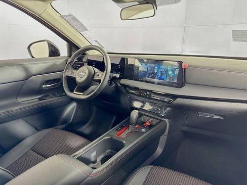 New 2026 Nissan Kicks SR w/ Cold Weather Package image 24