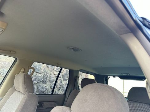 Used 2004 Nissan Pathfinder SE image 15