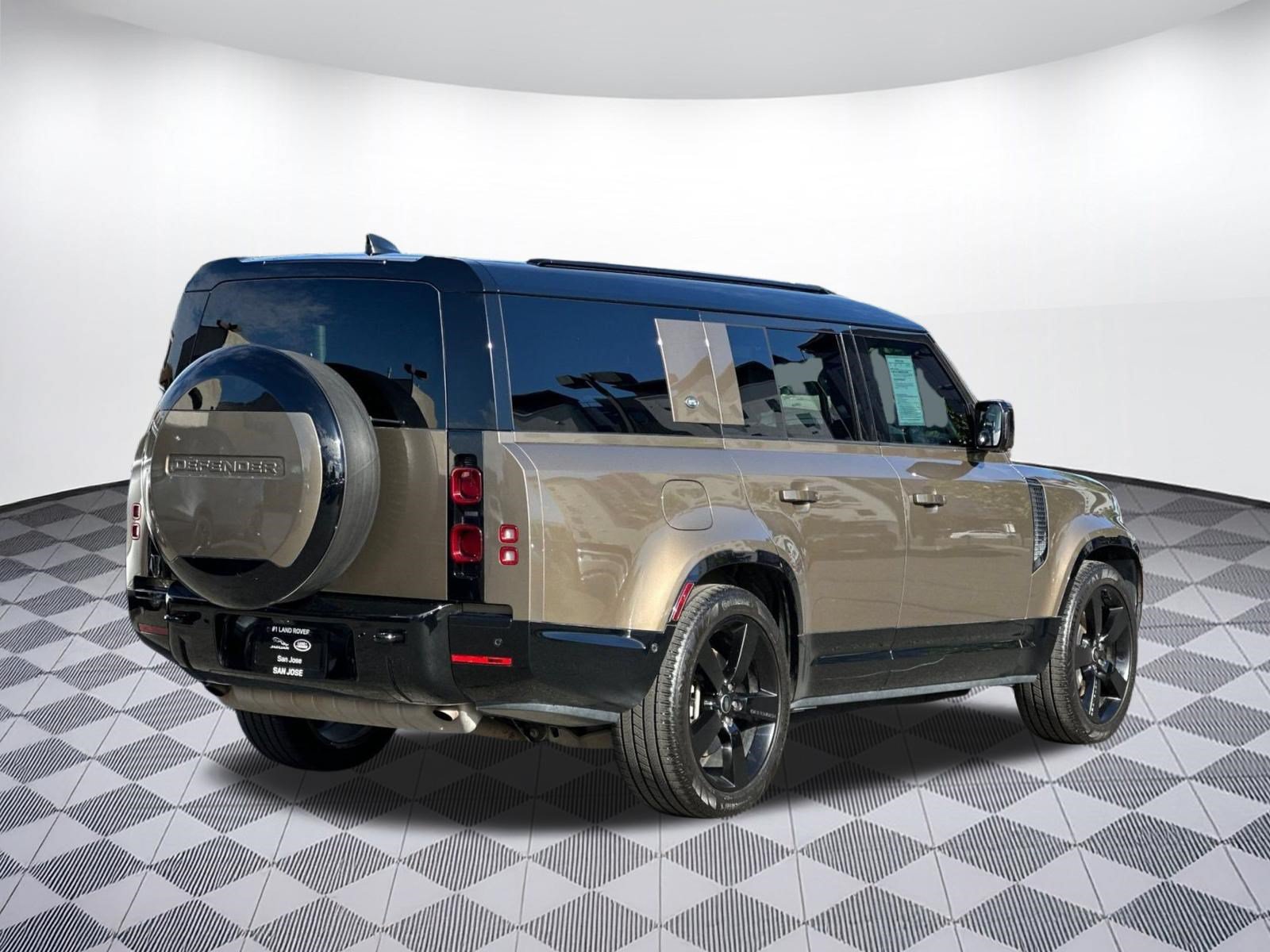 Used 2024 Land Rover Defender 130 X-Dynamic SE AWD/4WD image 8