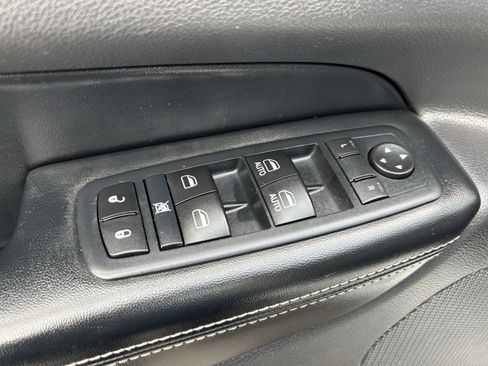 Used 2017 Jeep Grand Cherokee Limited image 17