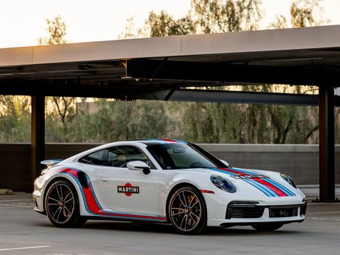 Used 2025 Porsche 911 Turbo S AWD/4WD image 2