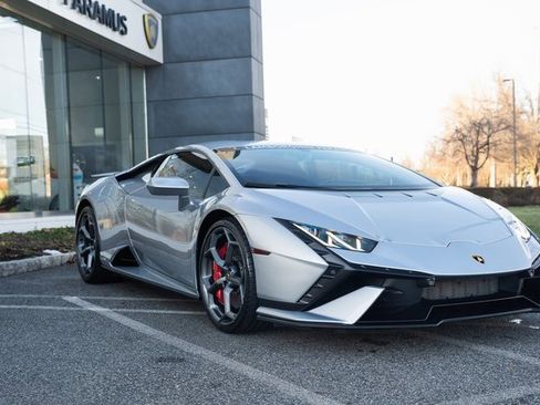 Used 2023 Lamborghini Huracan Tecnica image 6