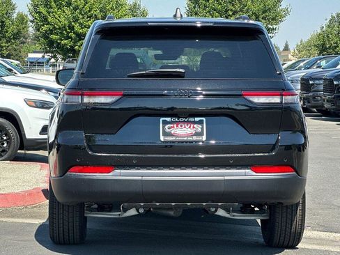 New 2026 Jeep Grand Cherokee Altitude AWD/4WD image 5