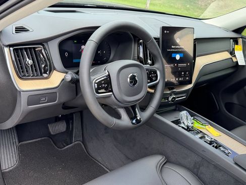 New 2026 Volvo XC60 B5 Ultra w/ Protection Package Premier AWD/4WD image 13