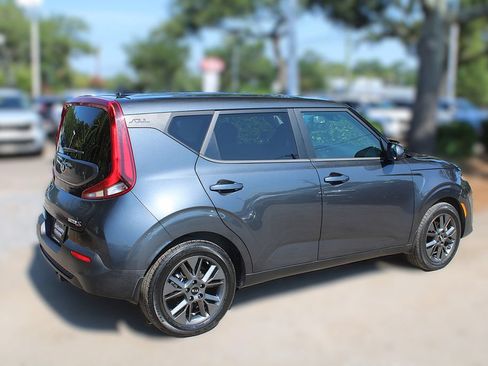 Used 2021 Kia Soul S FWD image 6