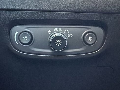 Used 2023 Buick Encore GX Preferred w/ Cold Weather Comfort Package image 17