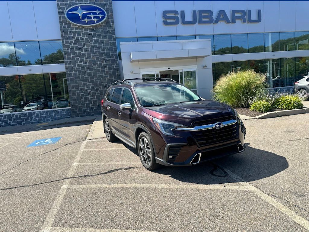 Used 2023 Subaru Ascent Touring AWD/4WD image 1