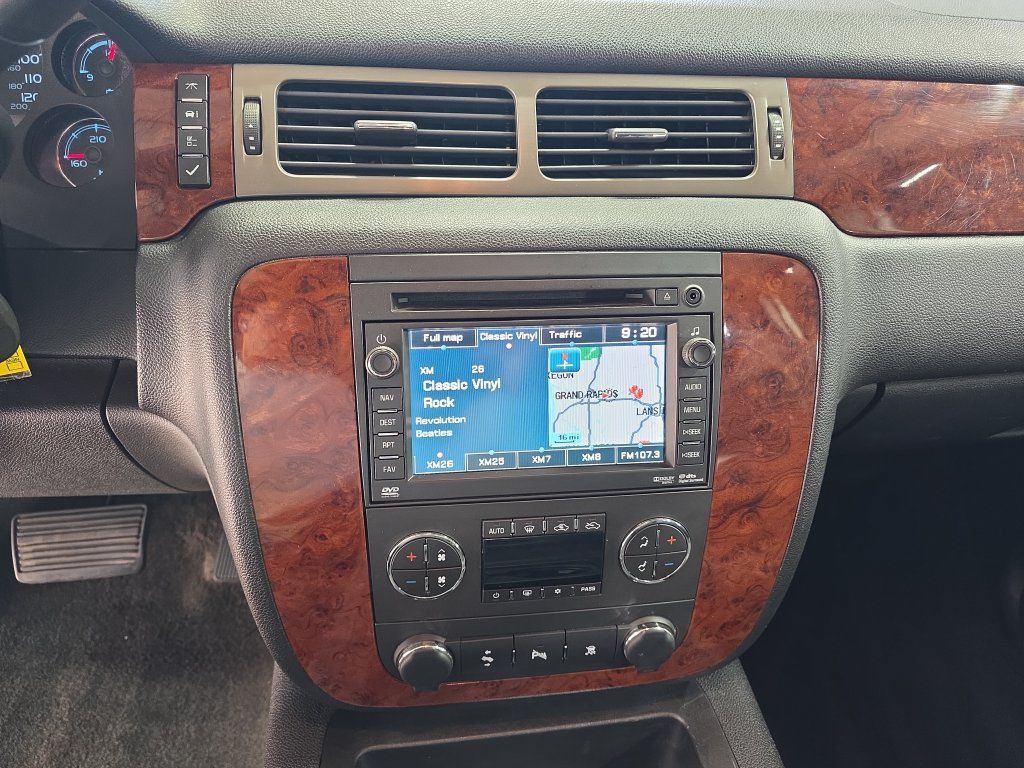 Used 2011 Chevrolet Avalanche LT AWD/4WD image 19