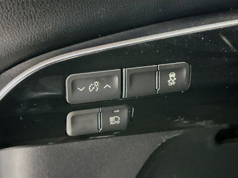 Used 2017 Toyota Prius One FWD image 16