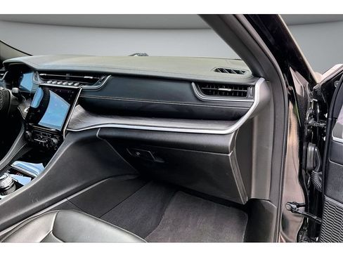 Certified 2024 Jeep Grand Cherokee Limited AWD/4WD image 49