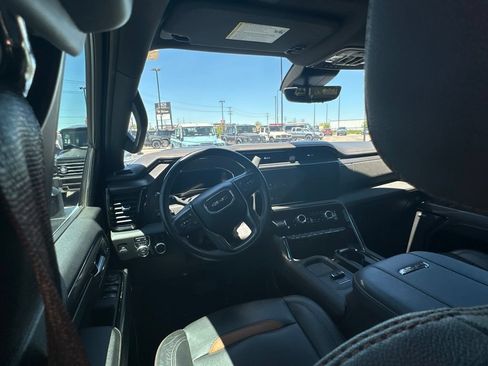 Used 2024 GMC Sierra 3500 AT4 w/ AT4 Premium Plus Package AWD/4WD image 18