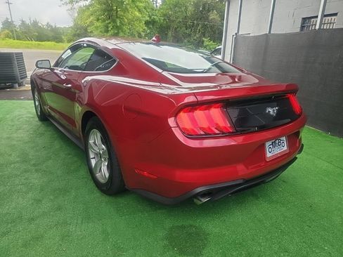 Used 2020 Ford Mustang Coupe RWD image 7