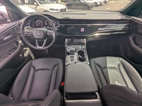 Used 2025 Audi Q8 Premium Plus AWD/4WD image 2