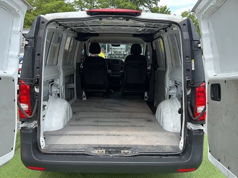 Used 2022 Mercedes-Benz Metris image 14