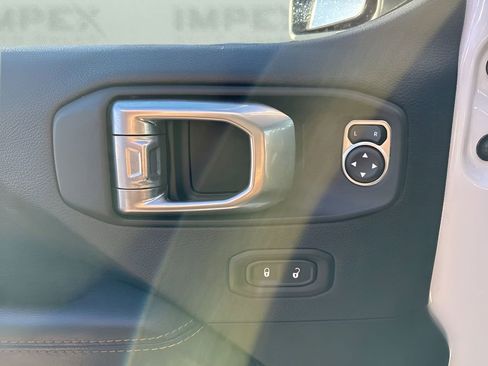 Used 2021 Jeep Wrangler Unlimited Sahara AWD/4WD image 25