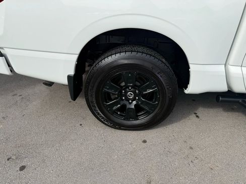 Used 2021 Nissan Titan SV w/ SV Convenience Package image 20