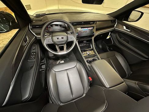 New 2026 Jeep Grand Cherokee L Limited image 9