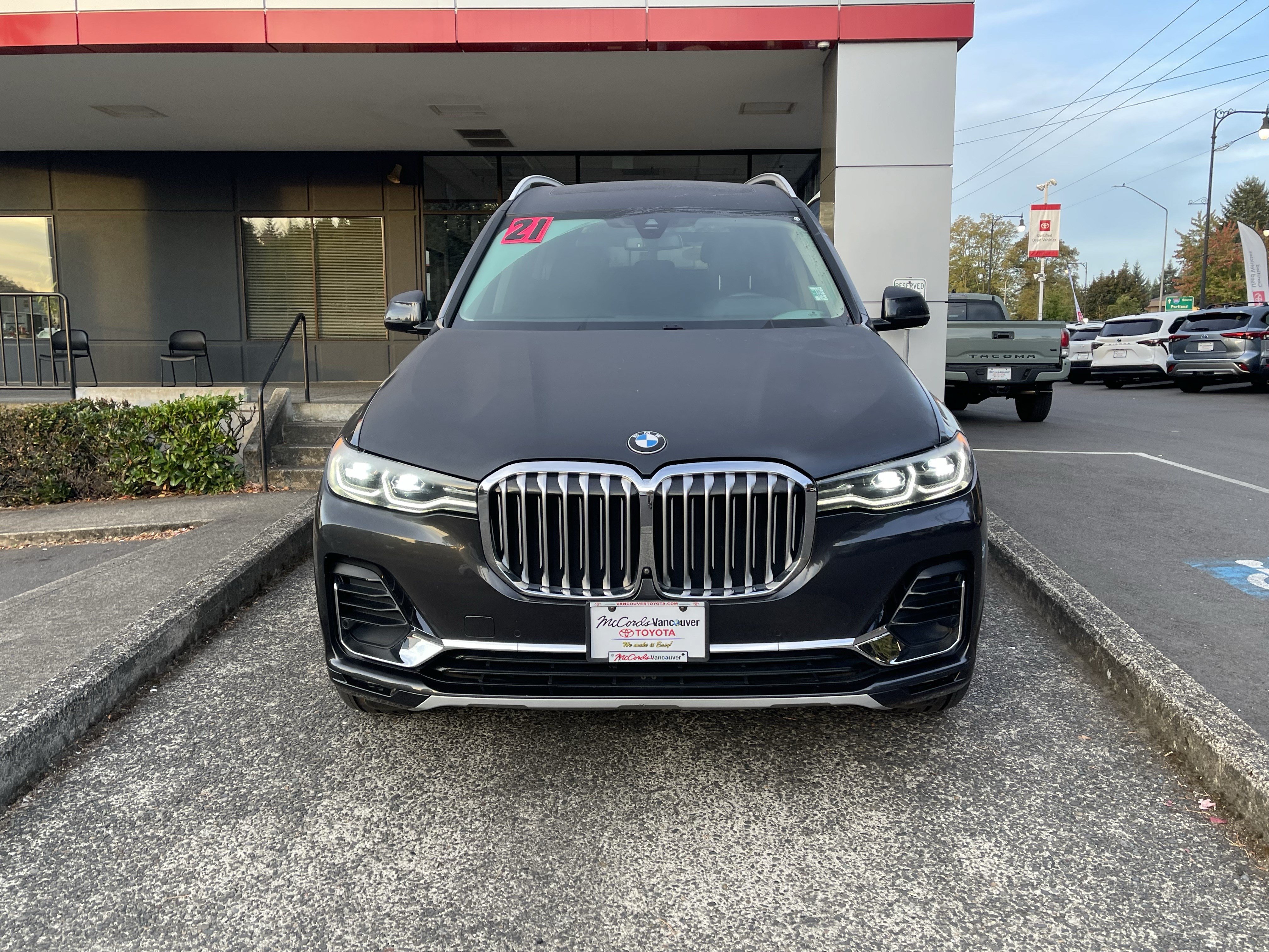 Used 2021 BMW X7 xDrive40i w/ Premium Package AWD/4WD image 2