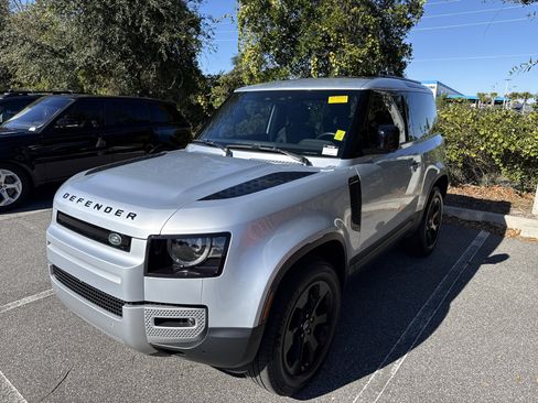Used 2023 Land Rover Defender 90 S image 2
