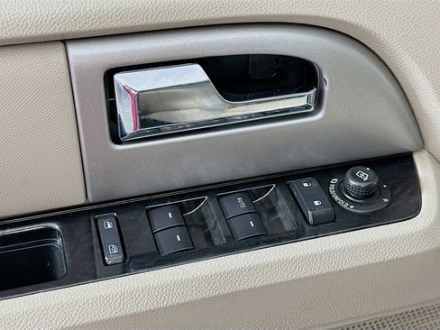 Used 2014 Ford Expedition Limited image 18
