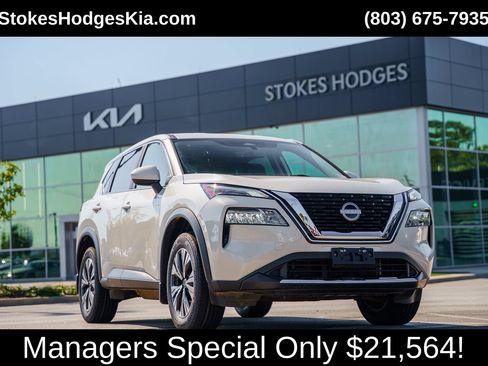 Used 2023 Nissan Rogue SV FWD image 1