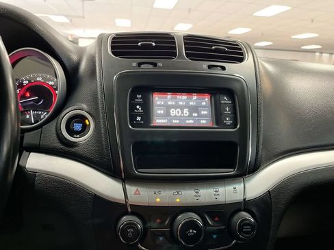 Used 2017 Dodge Journey SXT w/ Premium Group AWD/4WD image 18