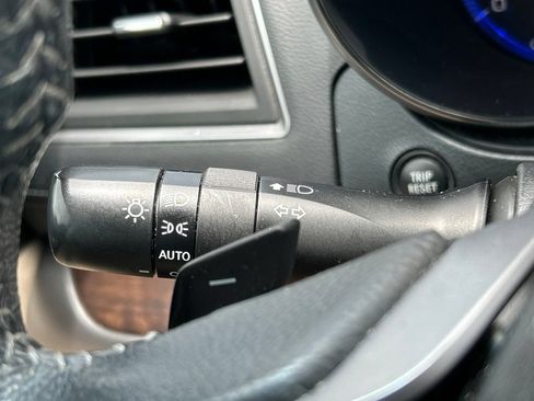 Used 2018 Subaru Outback 3.6R Limited AWD/4WD image 28