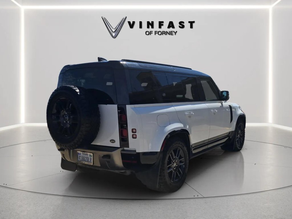 Used 2021 Land Rover Defender 110 X-Dynamic SE AWD/4WD image 5