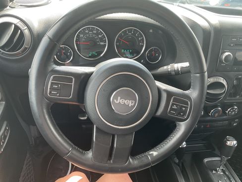 Used 2018 Jeep Wrangler Unlimited Sport S AWD/4WD image 16