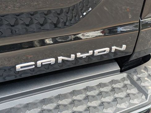 Used 2023 GMC Canyon Denali AWD/4WD image 18