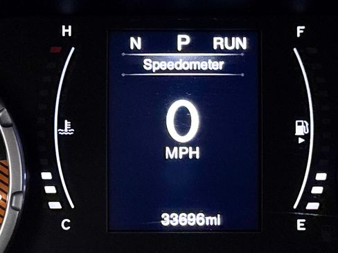 Used 2020 Jeep Renegade Latitude FWD image 34
