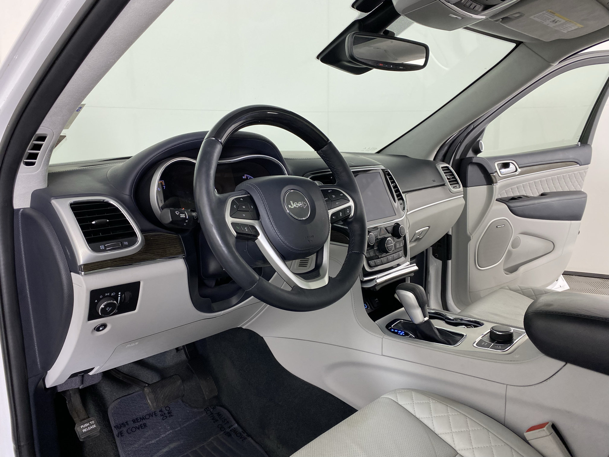 Used 2021 Jeep Grand Cherokee Summit AWD/4WD image 9