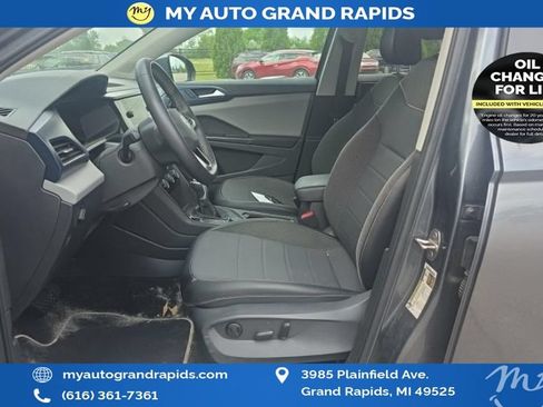 Used 2023 Volkswagen Taos SE w/ Panoramic Sunroof Package AWD/4WD image 47