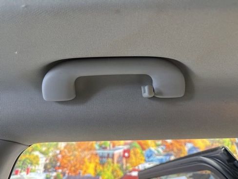 Used 2019 Jeep Cherokee Limited image 44