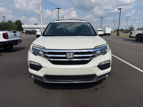 Used 2018 Honda Pilot Touring image 2