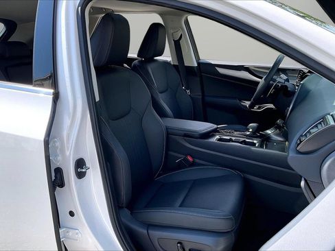 Used 2025 Lexus NX 250 FWD w/ Towing Package (2000 Lbs) image 24