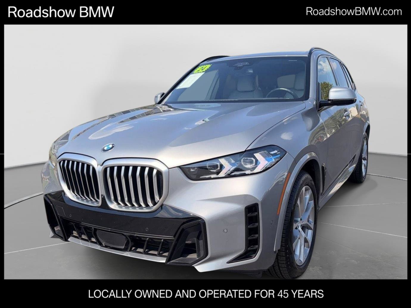 Used 2024 BMW X5 xDrive40i w/ M Sport Package AWD/4WD image 1
